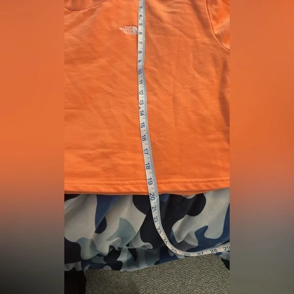 The North Face Women’s Cropped Sweatshirt - Picture 3 of 5